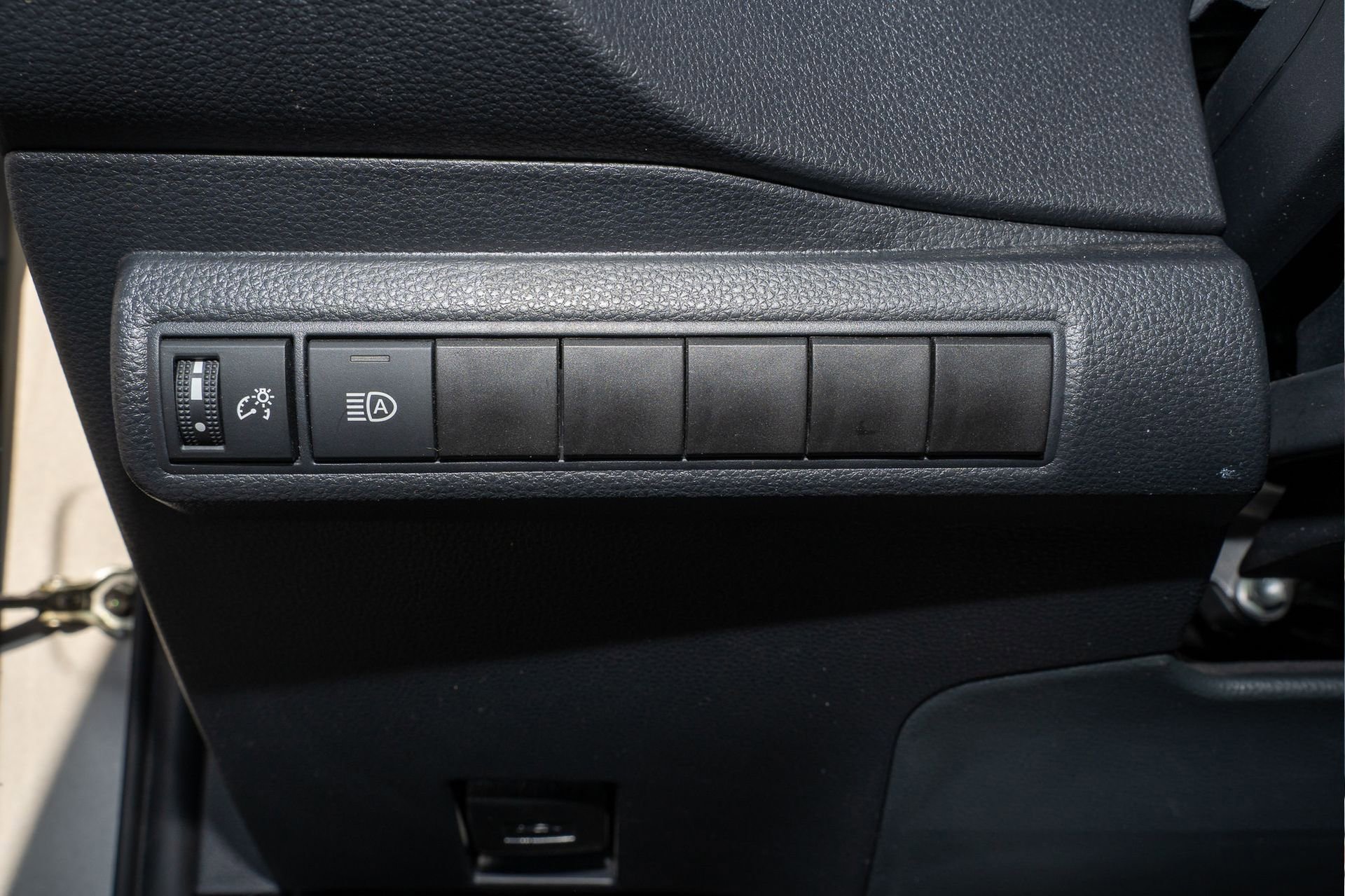 Used 2025 Toyota Corolla LE image 28