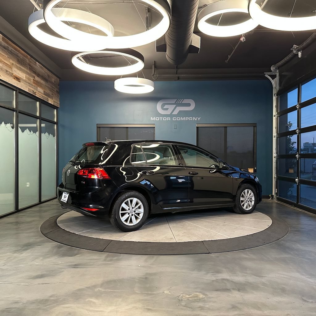 Used 2016 Volkswagen Golf S FWD image 3
