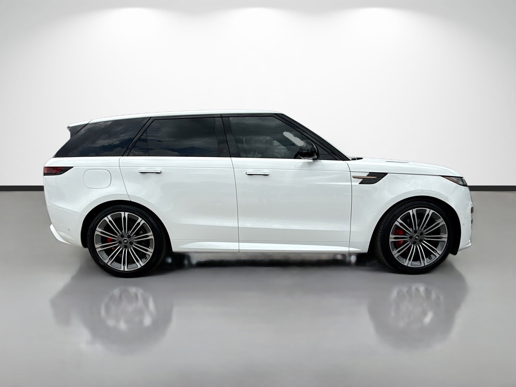 Used 2025 Land Rover Range Rover Sport Dynamic SE AWD/4WD image 6
