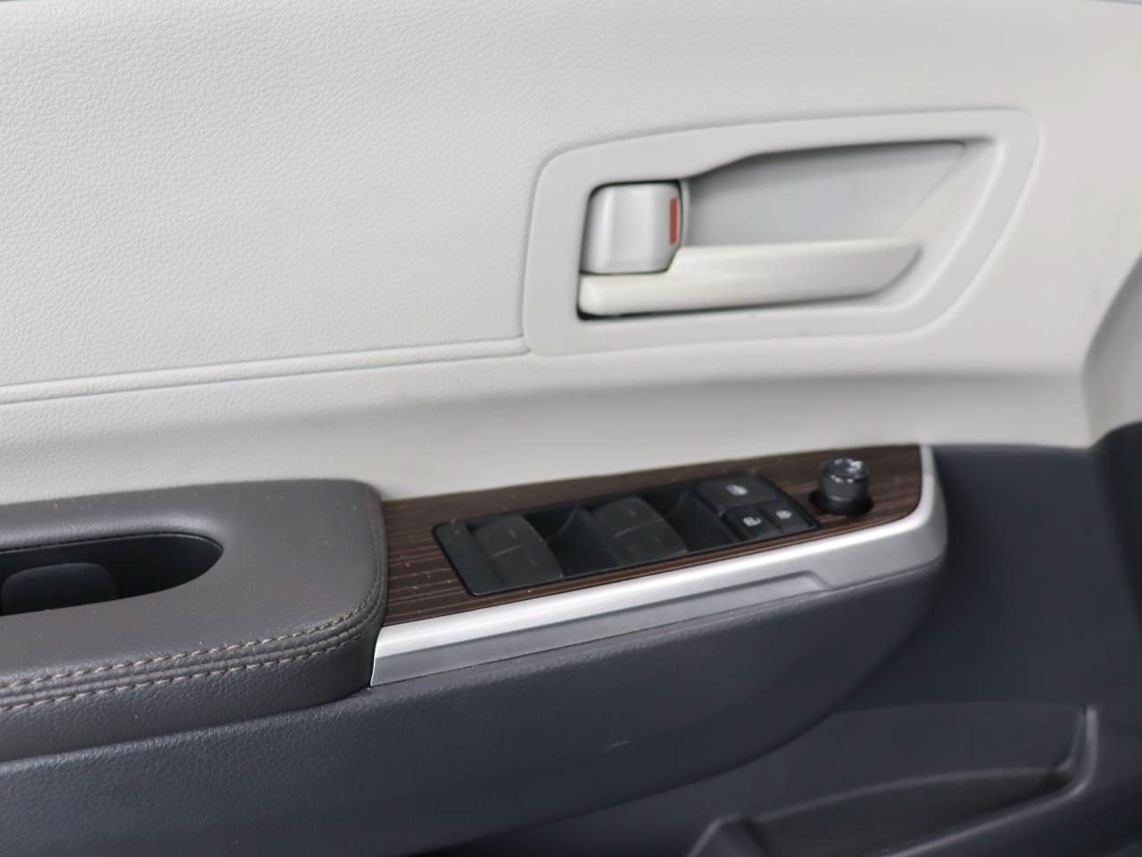Used 2023 Toyota Sienna LE FWD image 15