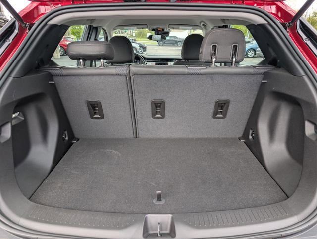 Used 2023 Chevrolet Bolt EUV LT w/ Comfort Package FWD image 19