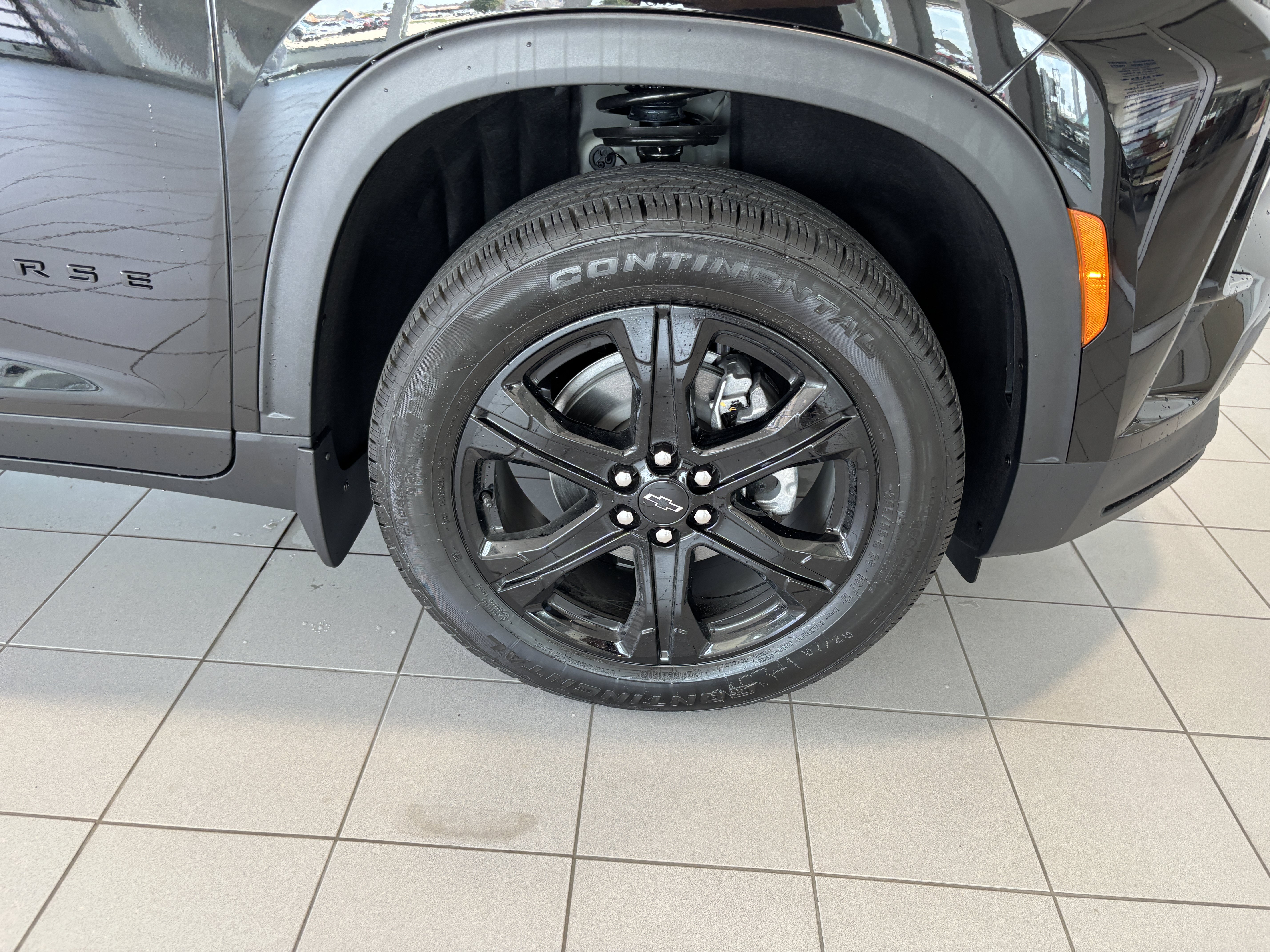 New 2027 Chevrolet Traverse LT w/ Midnight/Sport Edition FWD image 9