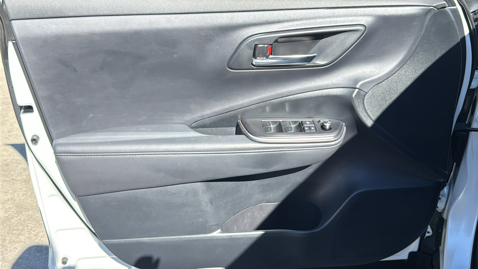 Used 2023 Toyota Crown Limited image 11