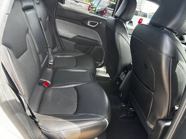 Used 2024 Jeep Compass Latitude AWD/4WD image 13