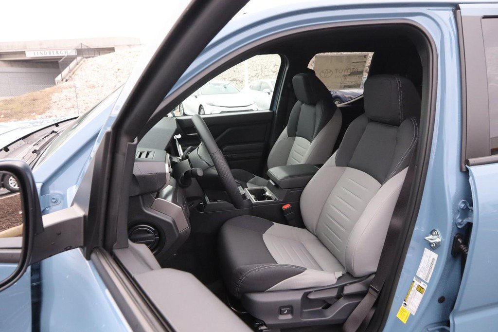 Used 2026 Toyota Tacoma TRD Sport AWD/4WD image 8