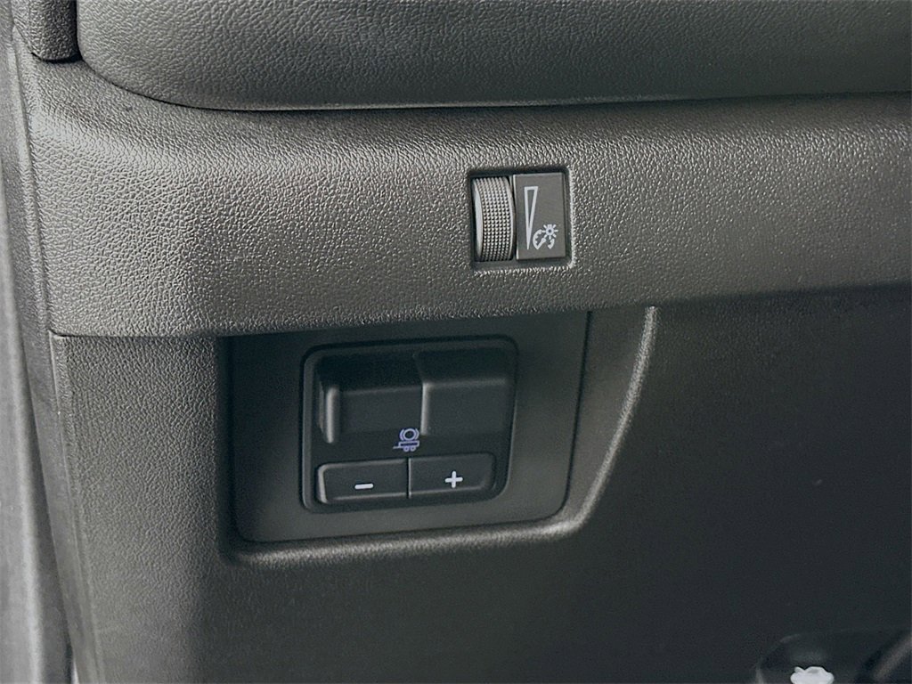 Used 2024 Chevrolet Colorado LT w/ LT Convenience Package III image 12