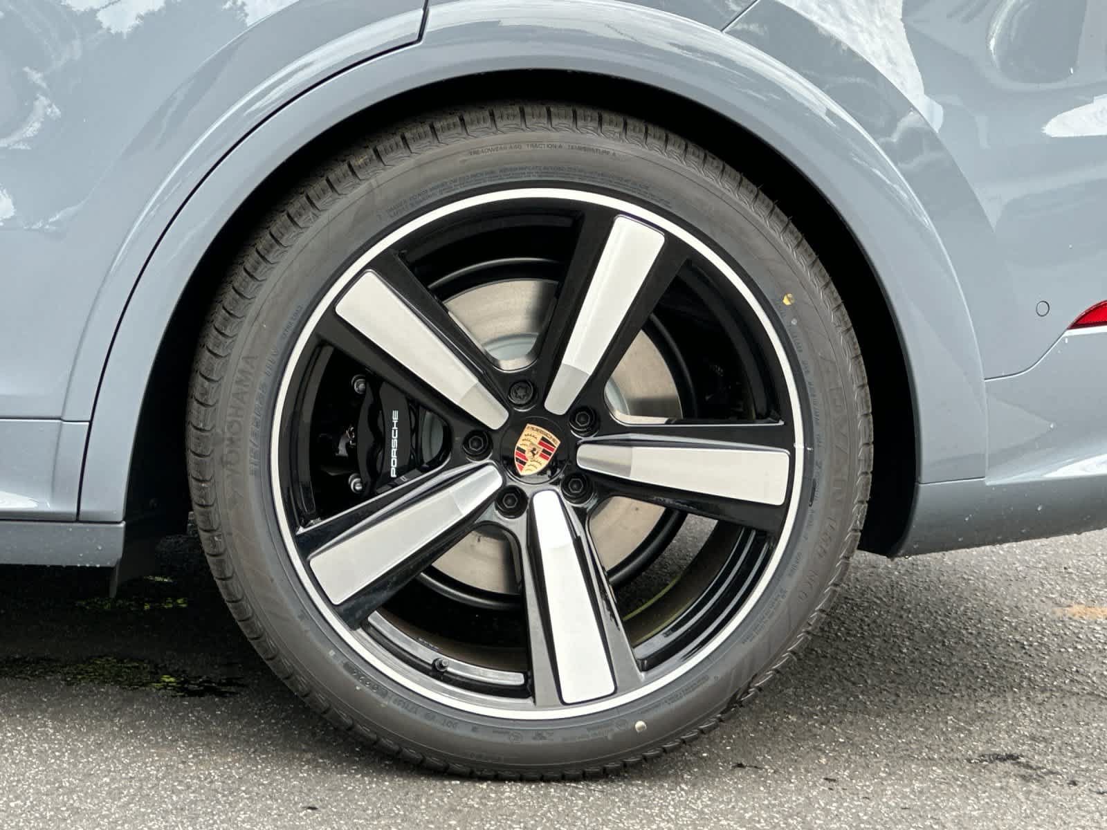 New 2026 Porsche Cayenne GTS AWD/4WD image 32