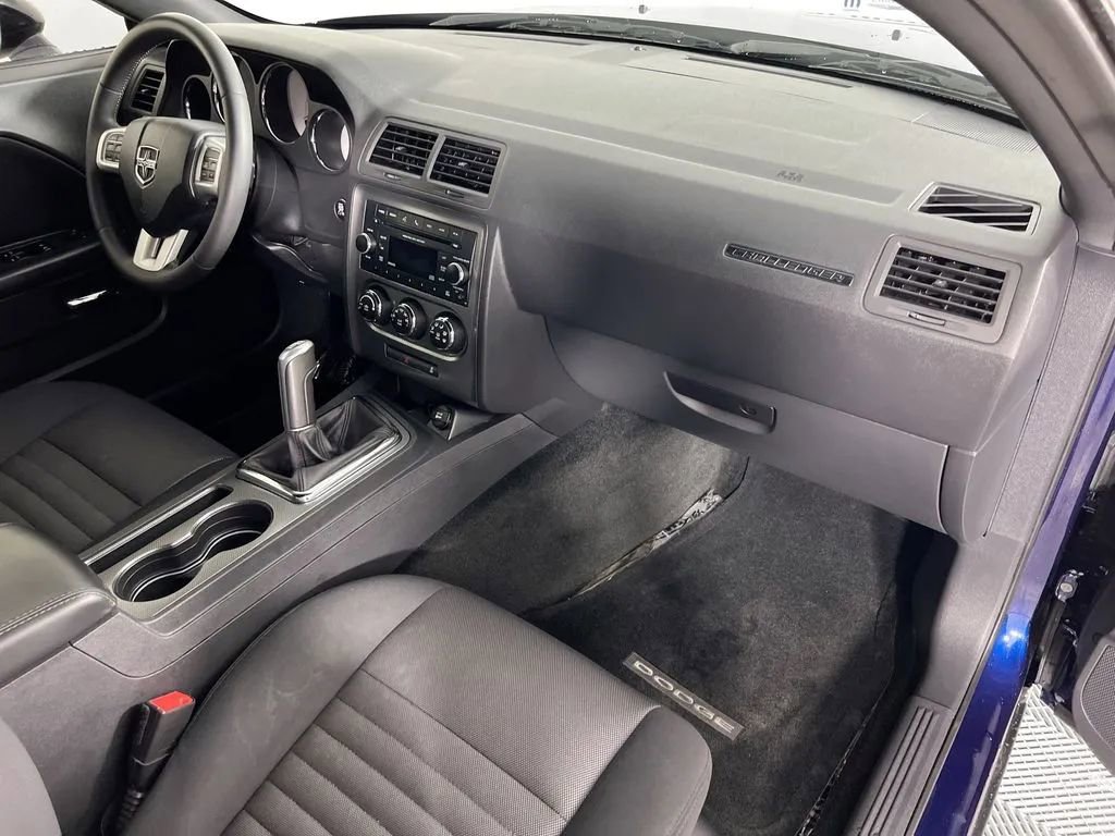 Used 2013 Dodge Challenger R/T image 26