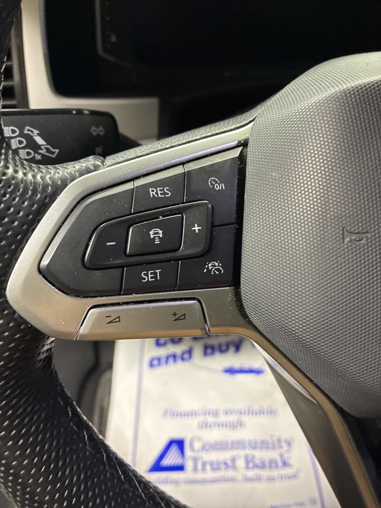 Used 2022 Volkswagen Atlas Cross Sport SEL Premium R-Line AWD/4WD image 15
