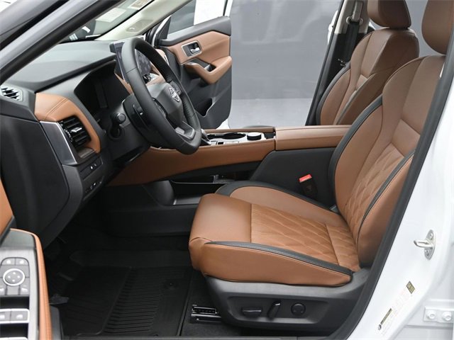 New 2026 Nissan Rogue Platinum image 13