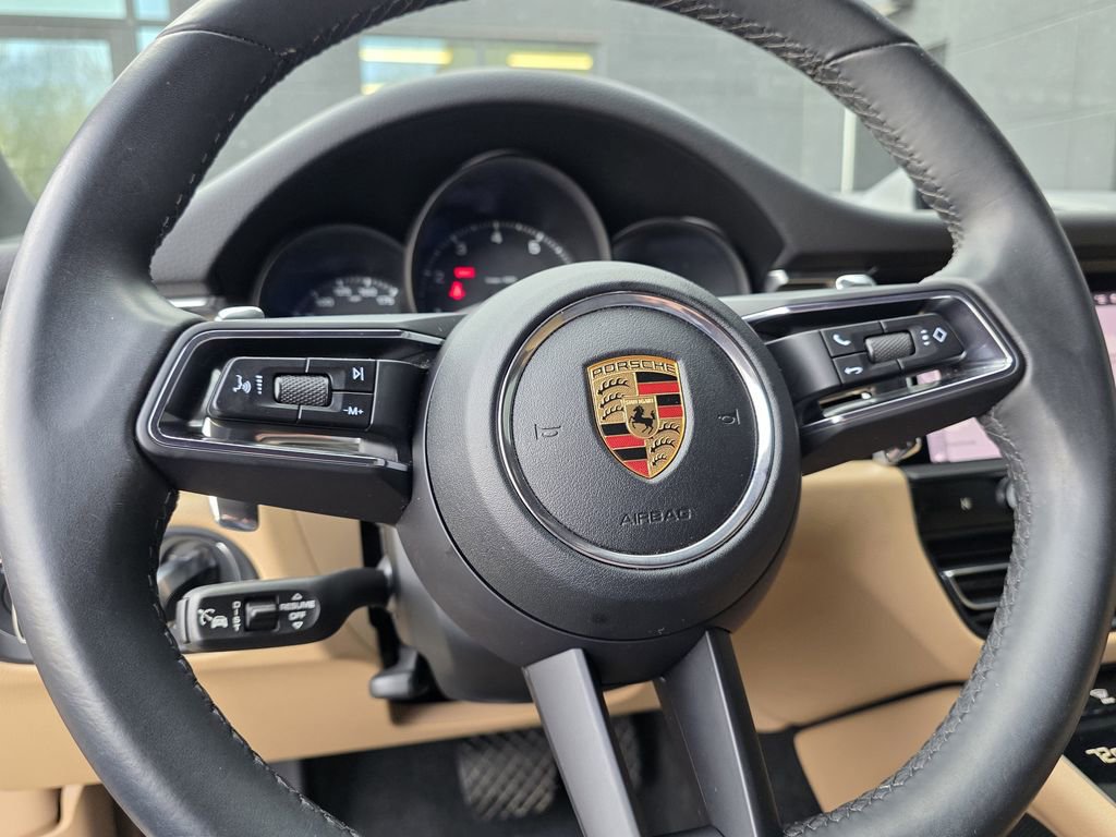 Certified 2023 Porsche Macan Turbo image 29