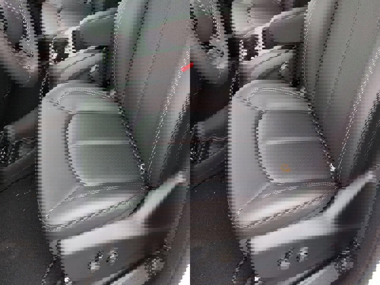 New 2026 Chrysler Pacifica Select image 6