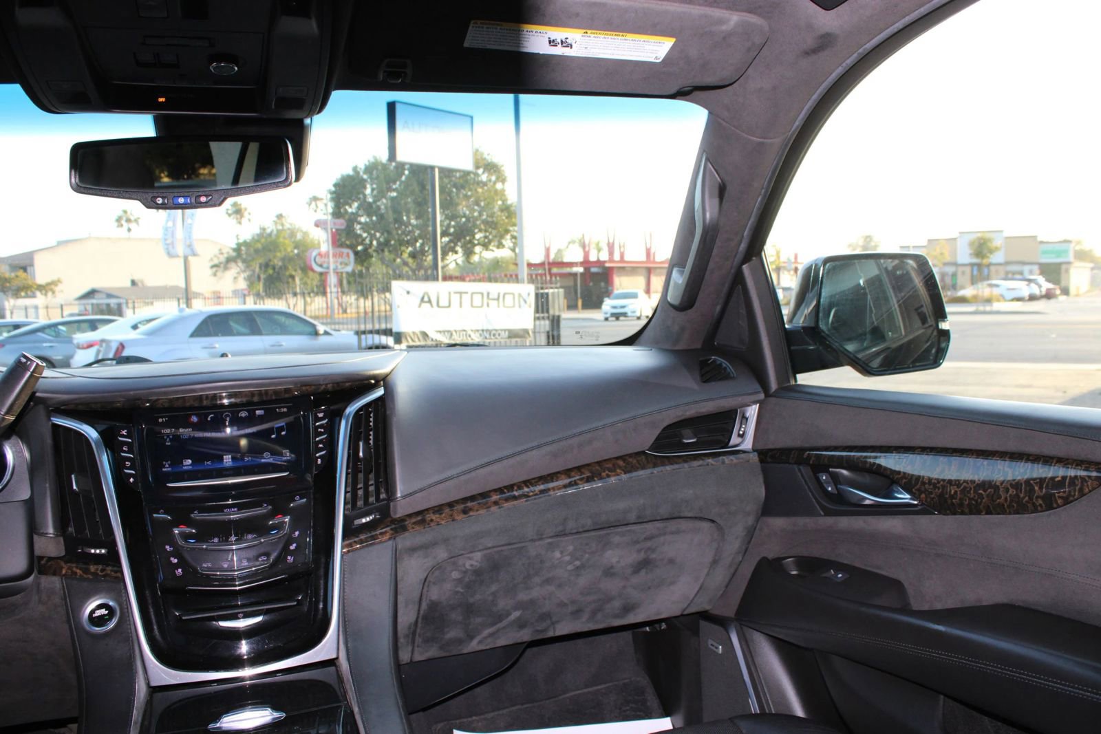 Used 2016 Cadillac Escalade Platinum AWD/4WD image 26