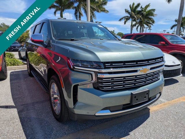 Used 2023 Chevrolet Suburban Premier image 2