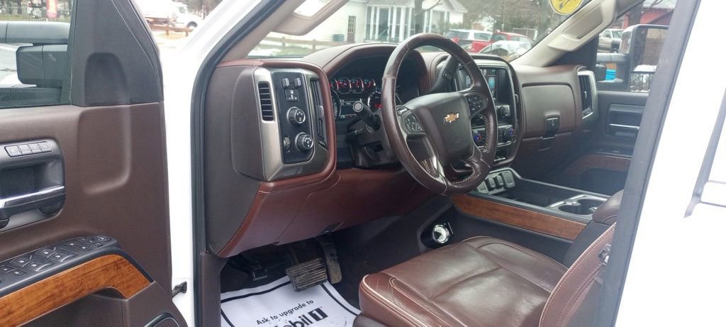 Used 2015 Chevrolet Silverado 2500 High Country w/ Duramax Plus Package image 11