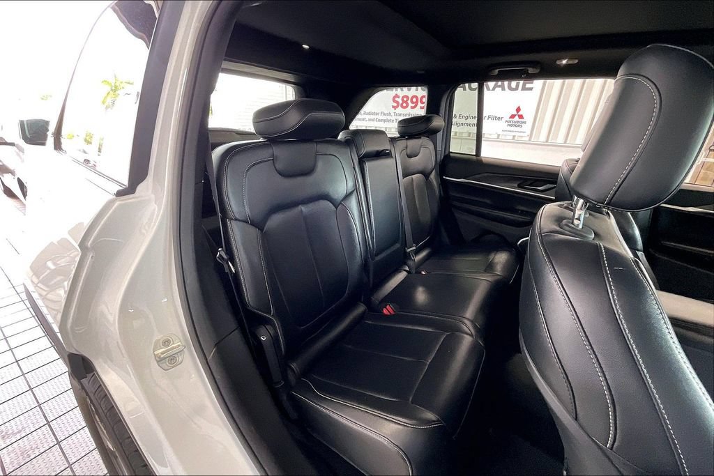 Used 2024 Jeep Grand Cherokee Limited 4xe AWD/4WD image 15