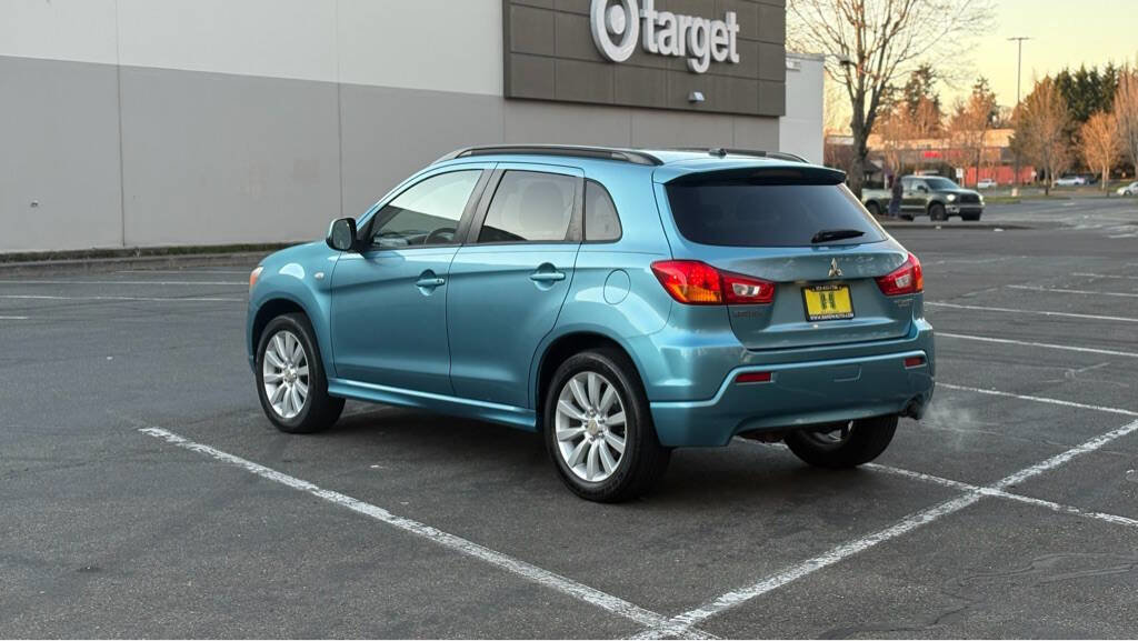 Used 2011 Mitsubishi Outlander Sport SE image 3
