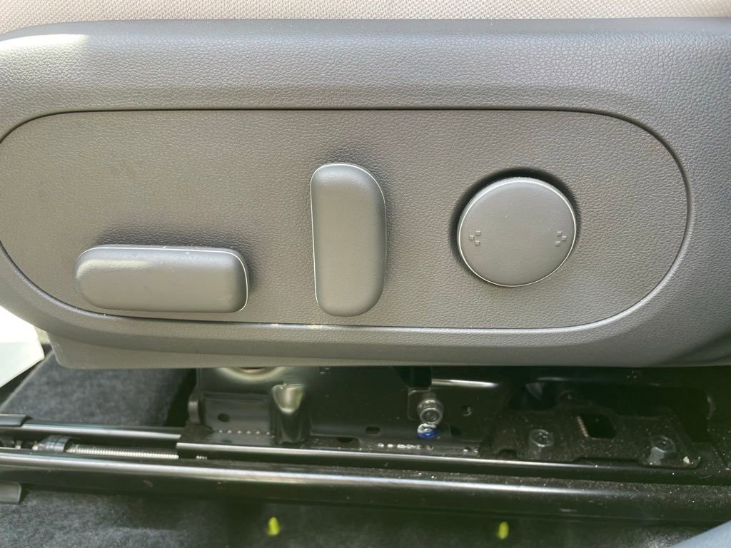 Used 2025 Hyundai Kona SEL AWD/4WD image 22