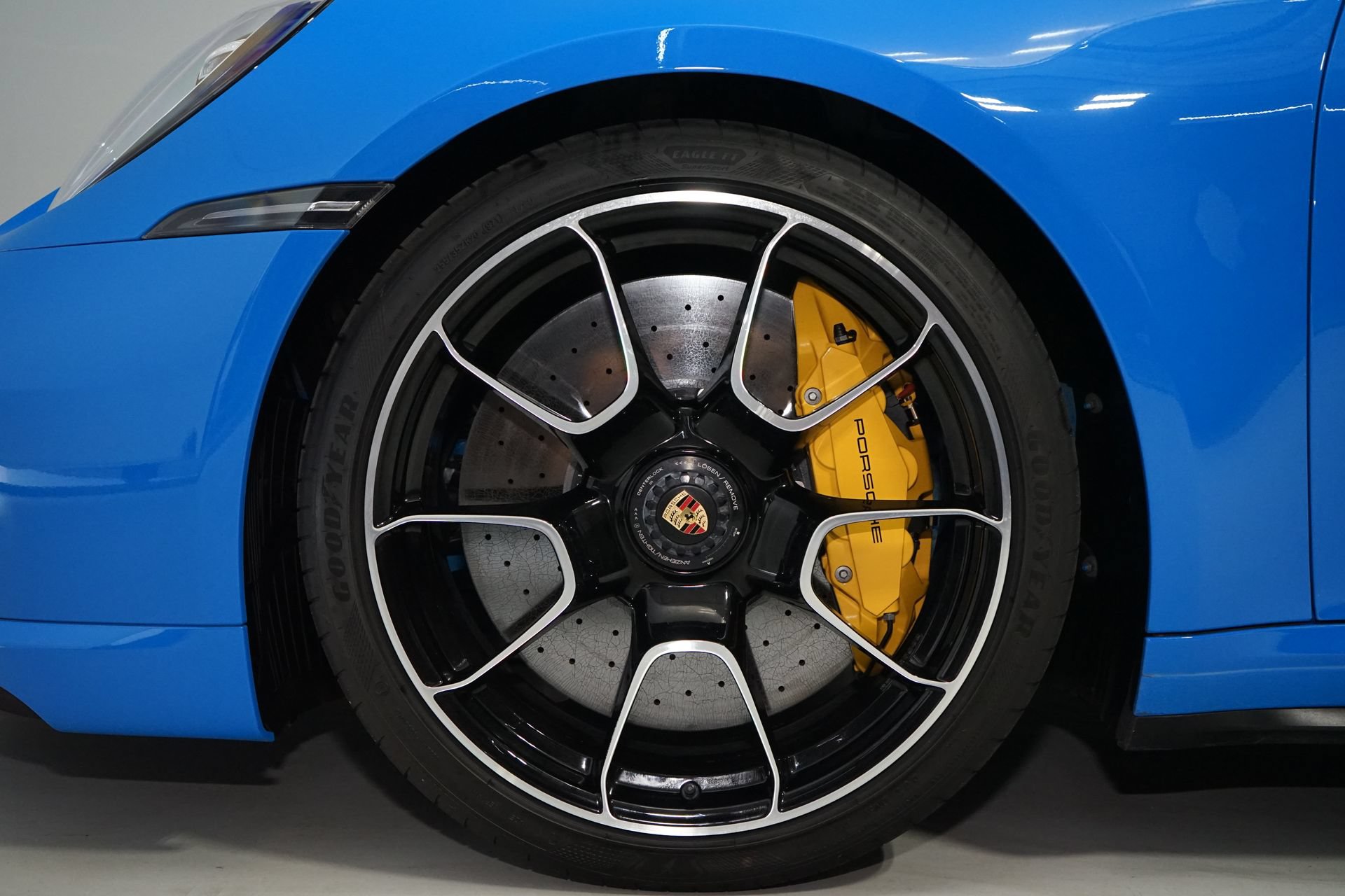 Used 2022 Porsche 911 Turbo S AWD/4WD image 33