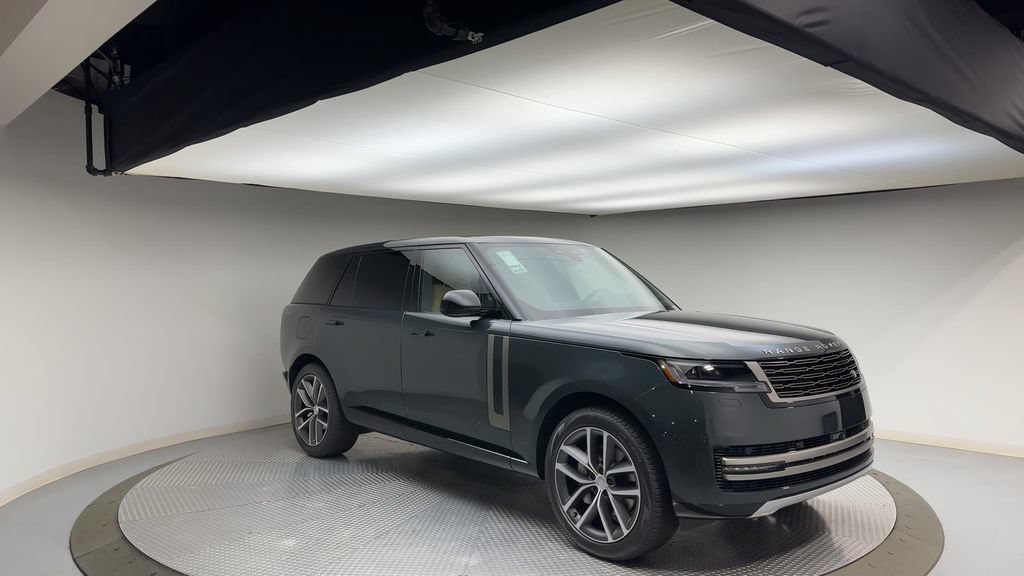 Used 2024 Land Rover Range Rover Long Wheelbase SE AWD/4WD image 2