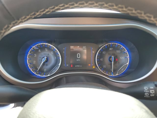 Used 2023 Chrysler Voyager LX FWD image 14