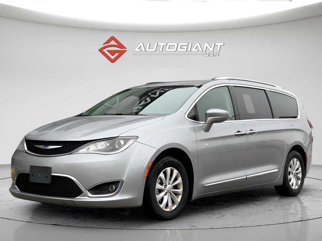 Used 2019 Chrysler Pacifica Touring-L FWD image 6
