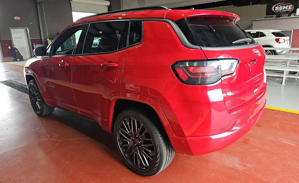 Used 2022 Jeep Compass Limited w/ (RED) Package AWD/4WD image 4