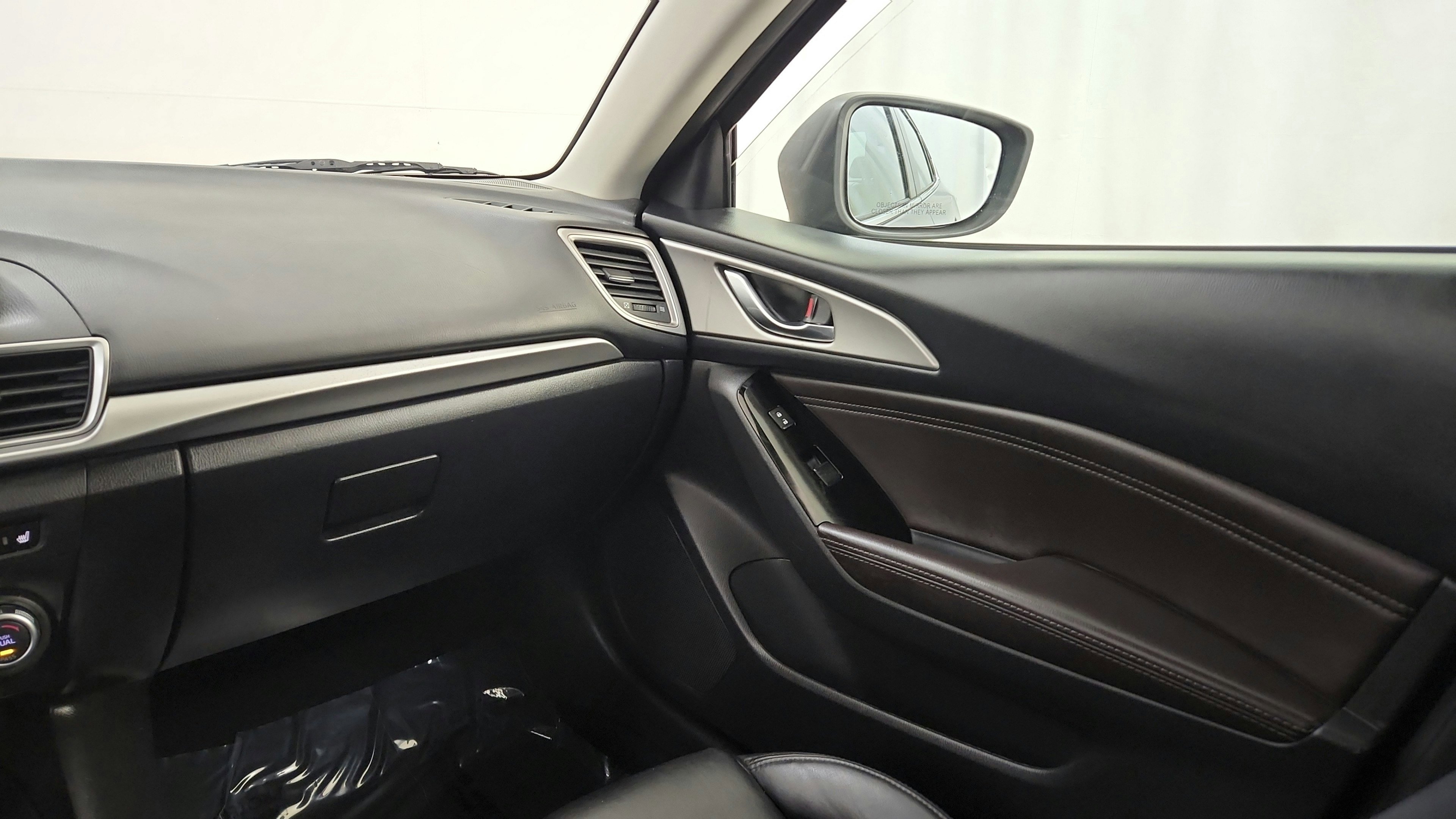 Used 2018 MAZDA MAZDA3 Touring FWD image 23