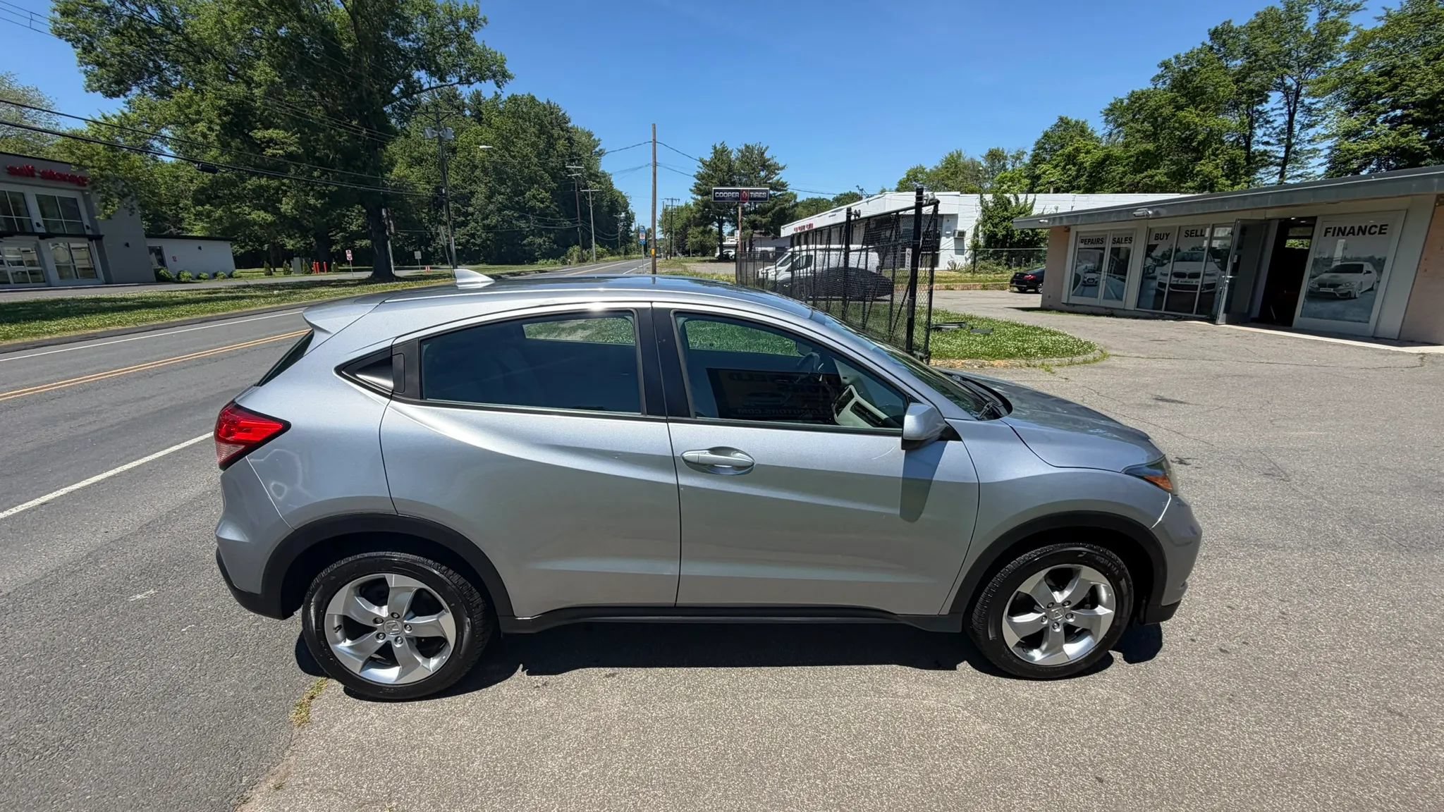 Used 2018 Honda HR-V LX image 6