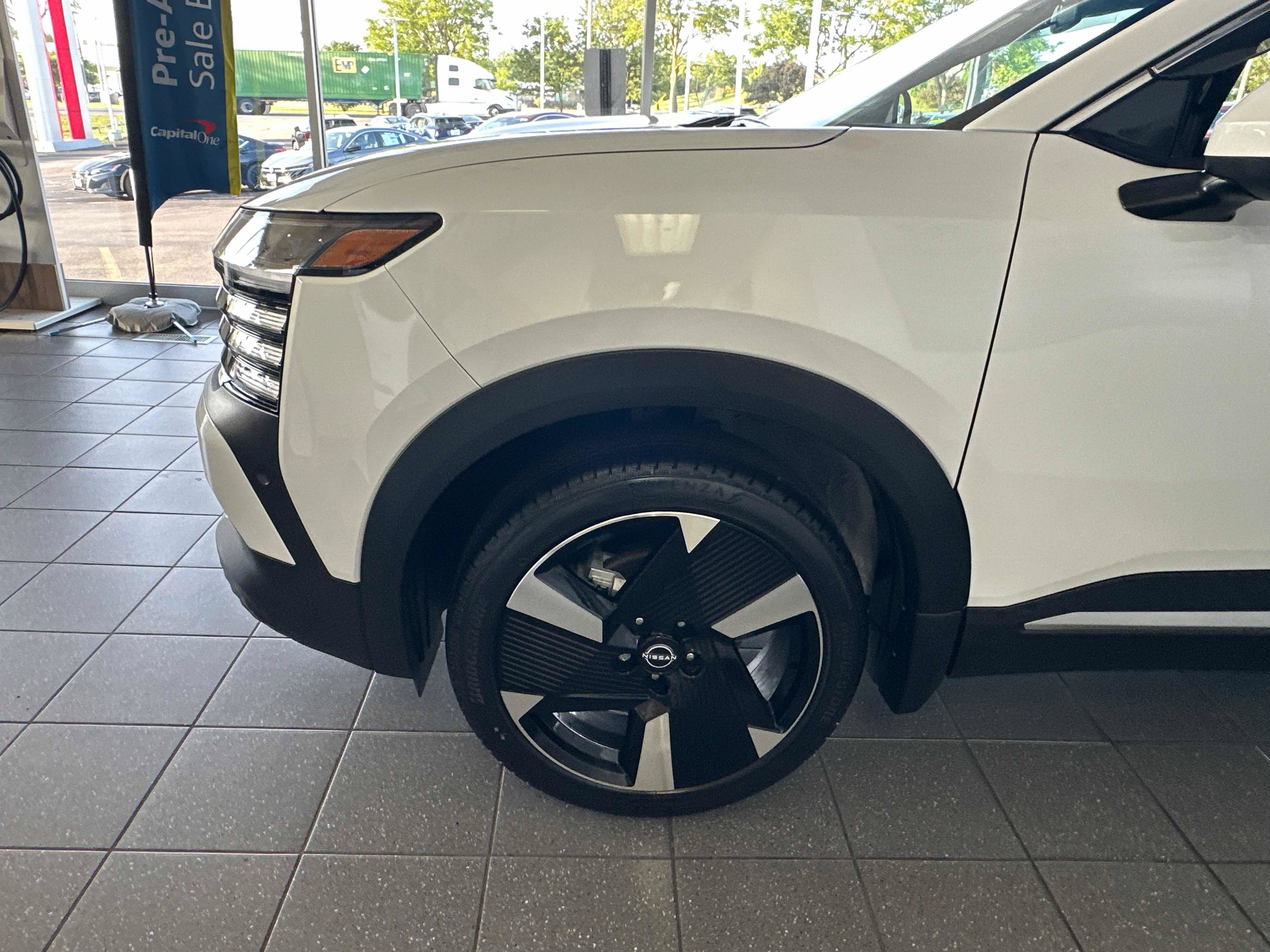 New 2025 Nissan Kicks SR AWD/4WD image 7