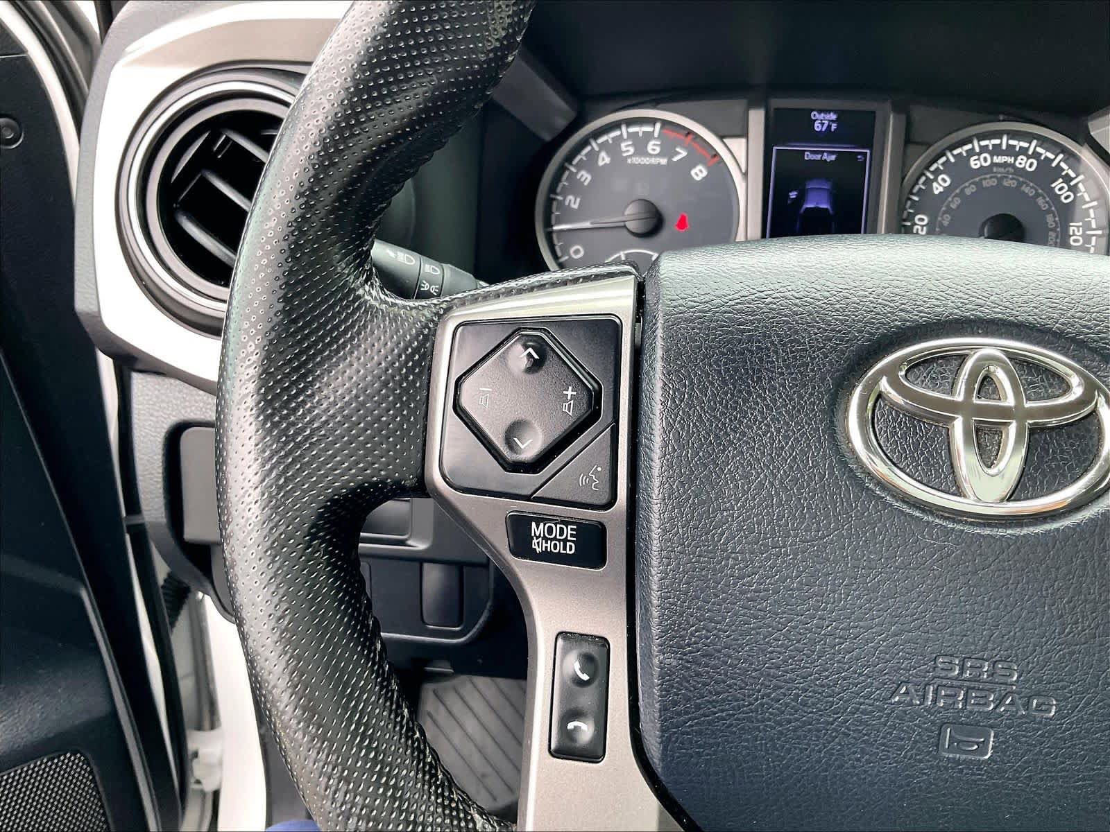 Used 2016 Toyota Tacoma SR5 w/ SR5 Appearance Package (DN) image 19