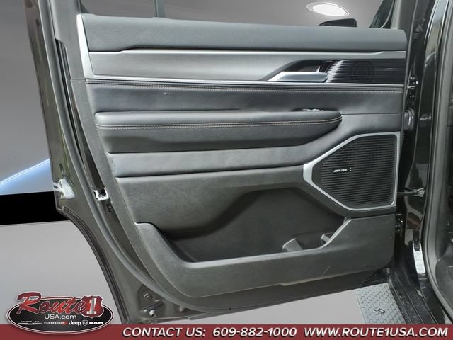 Used 2025 Jeep Wagoneer Series II AWD/4WD image 23