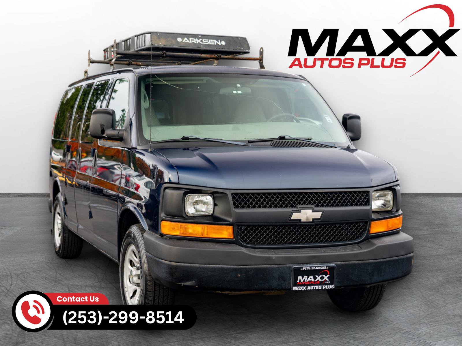 Used 2009 Chevrolet Express 1500 Passenger image 1