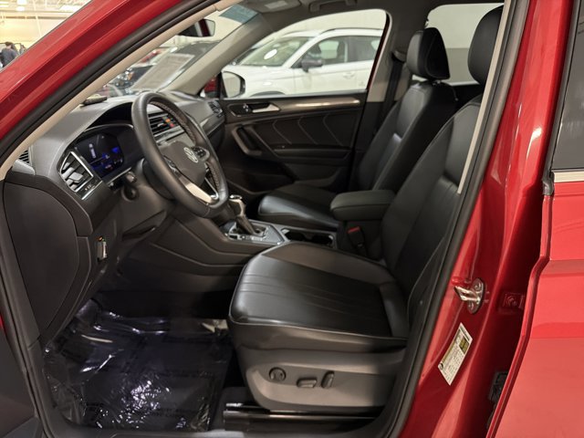 Certified 2023 Volkswagen Tiguan SE w/ Panoramic Sunroof Package FWD image 15
