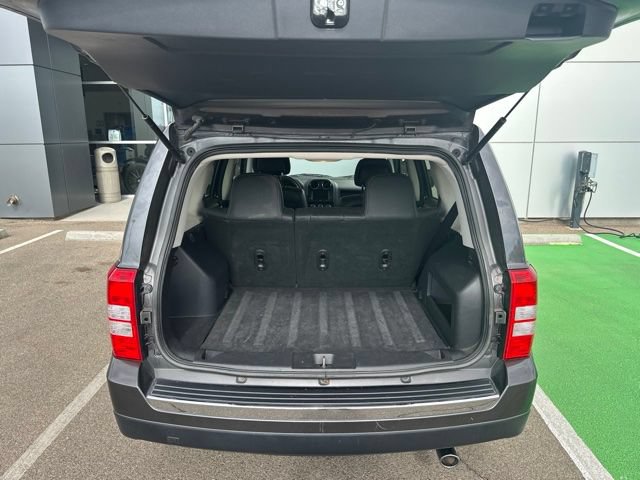 Used 2017 Jeep Patriot High Altitude FWD image 10