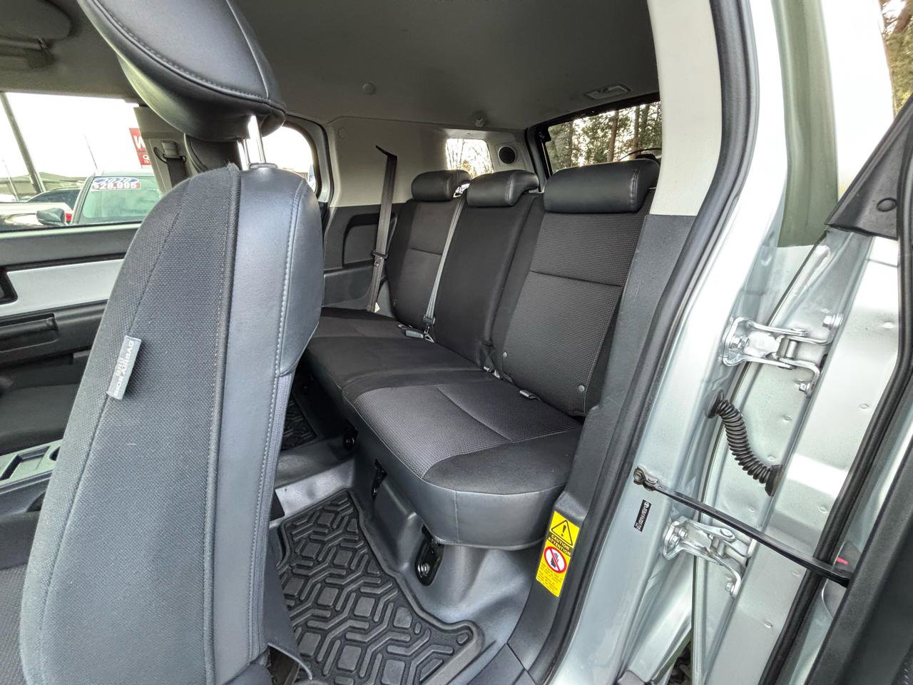 Used 2007 Toyota FJ Cruiser 4WD image 9