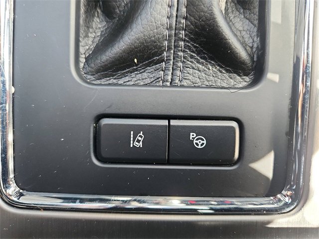 Used 2016 Ford F150 Platinum w/ Equipment Group 701A Luxury image 26