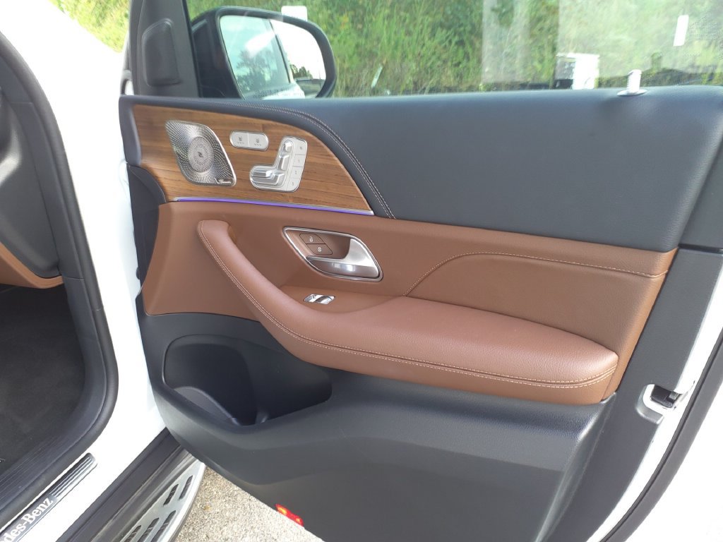 Certified 2026 Mercedes-Benz GLS 580 4MATIC image 11