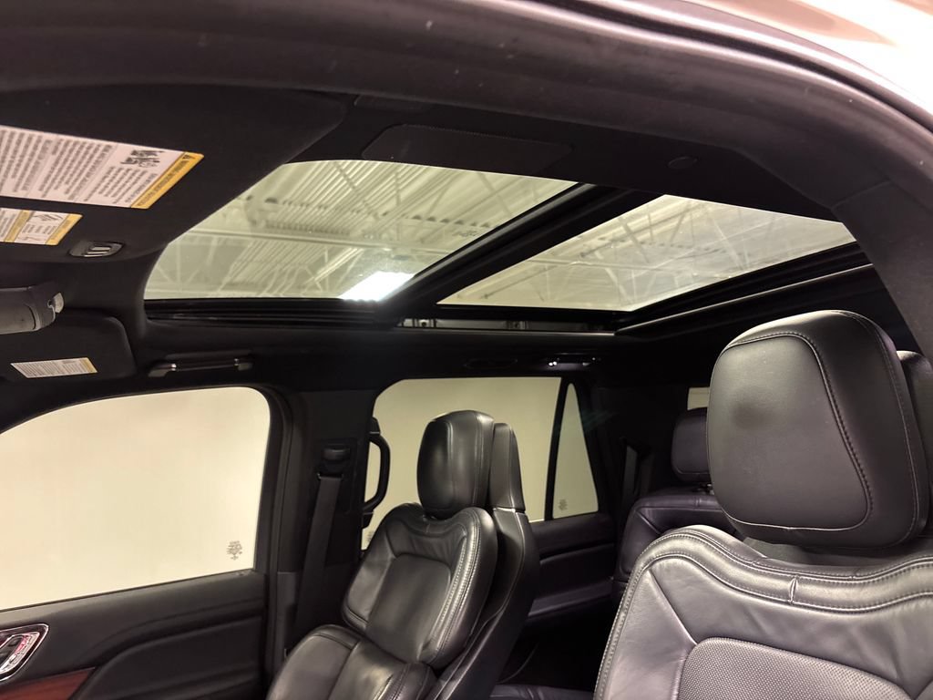 Used 2022 Lincoln Navigator Reserve AWD/4WD image 31