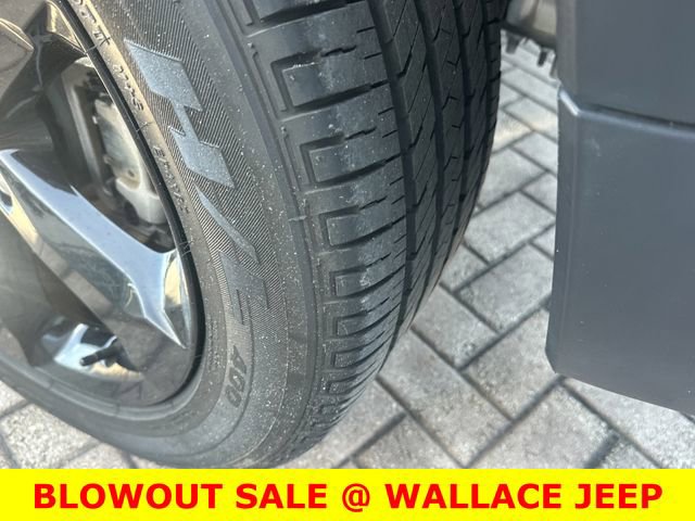 Used 2024 Jeep Grand Cherokee Altitude image 10