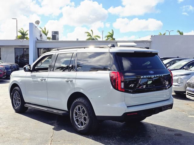 Used 2025 Ford Expedition Active image 4