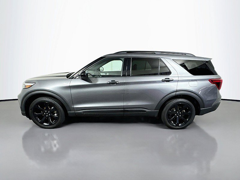 Used 2023 Ford Explorer ST-Line AWD/4WD image 4