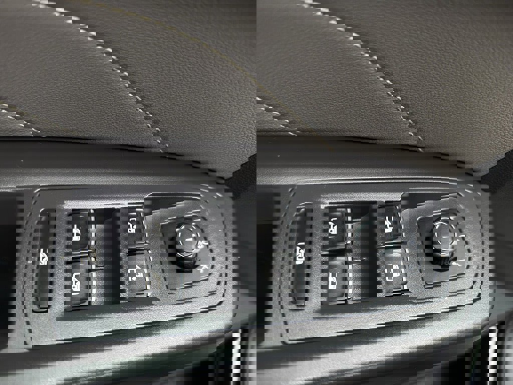 Used 2022 Volkswagen Atlas Cross Sport SEL image 15