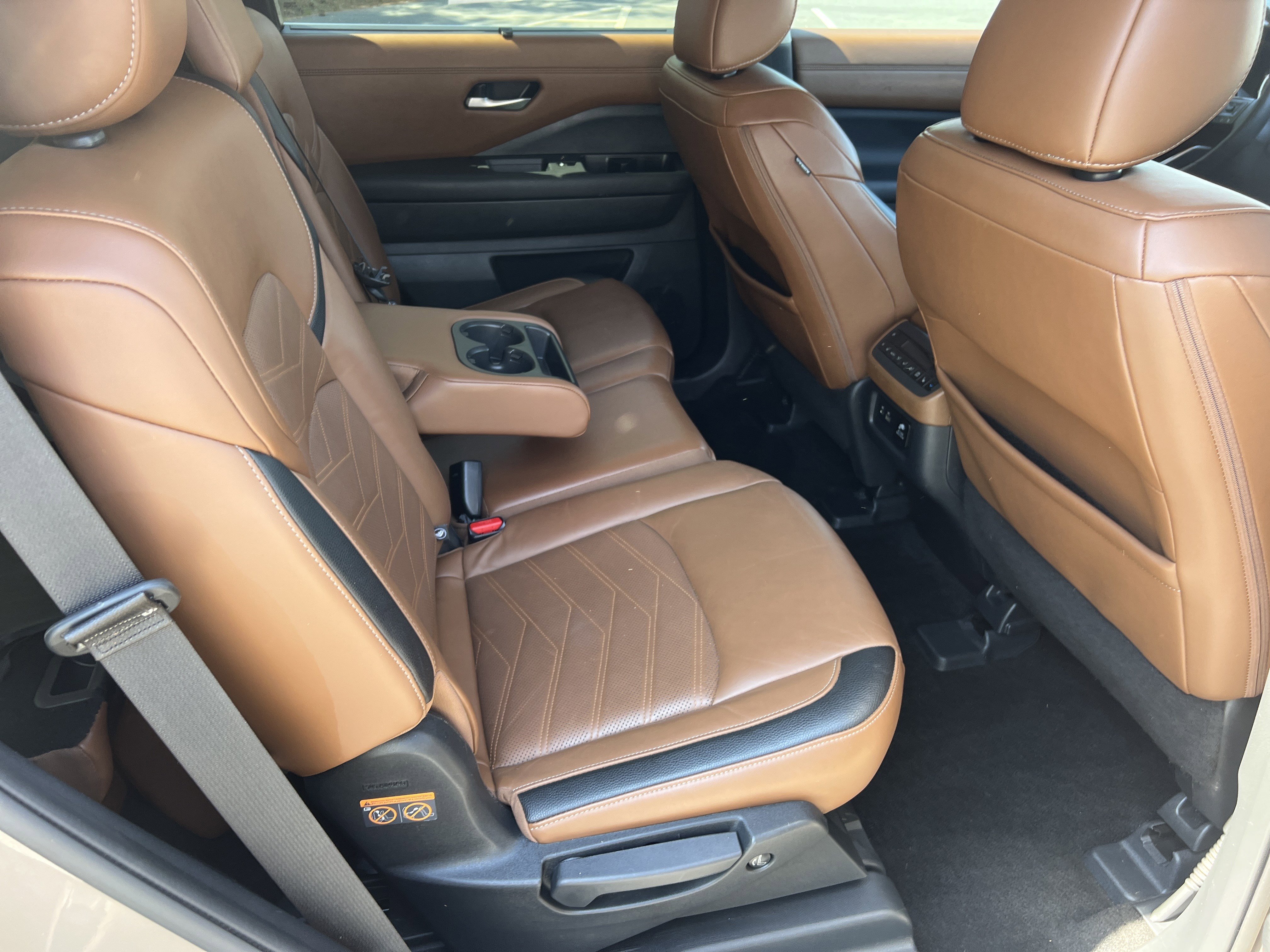 Used 2024 Nissan Pathfinder Platinum w/ Cargo Package image 19