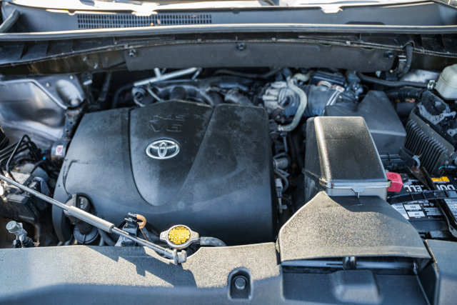 Used 2017 Toyota Highlander XLE AWD/4WD image 16