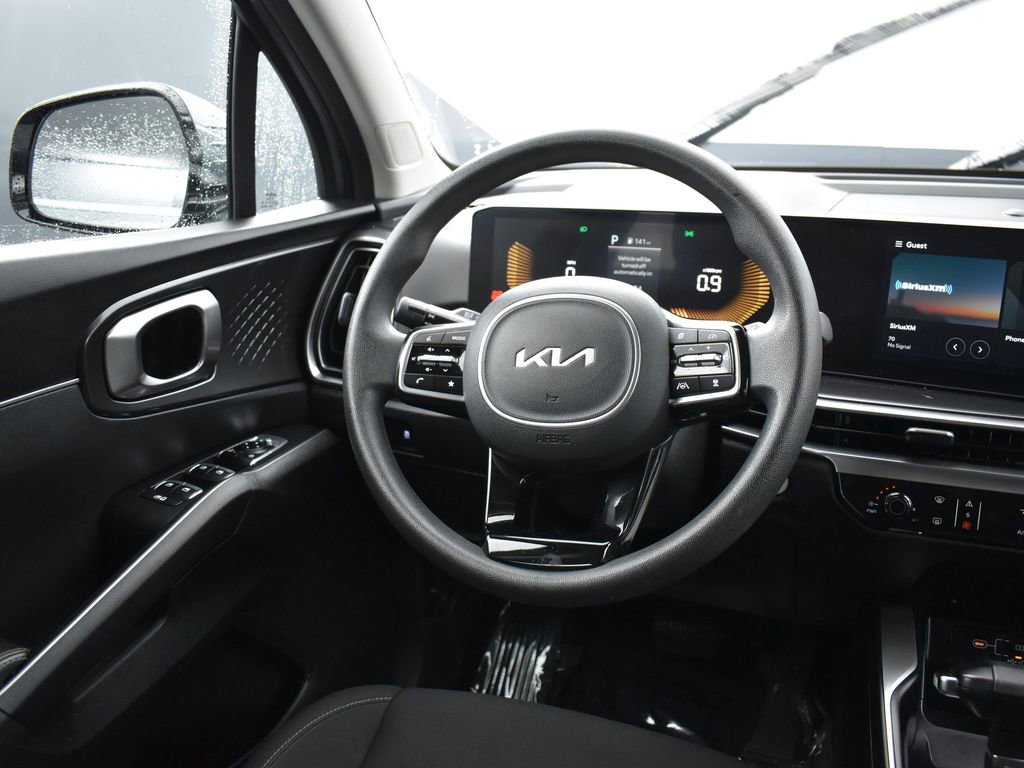Certified 2025 Kia Sorento LX image 16