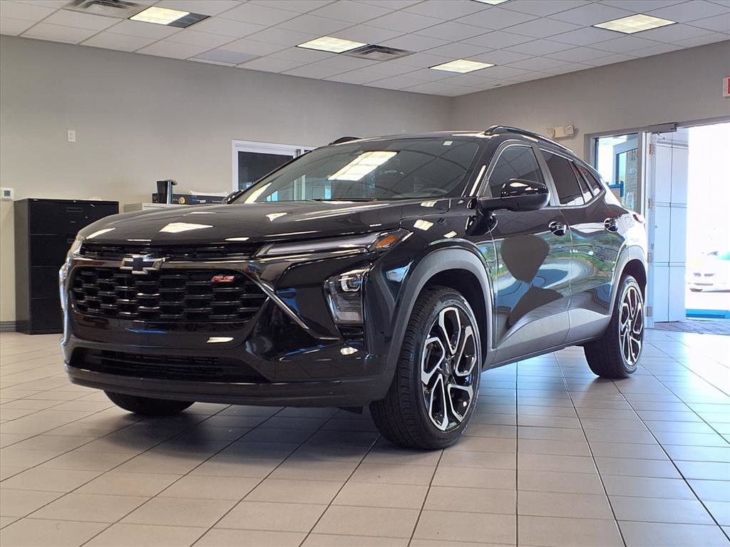 Used 2024 Chevrolet Trax RS w/ Sunroof Package image 1