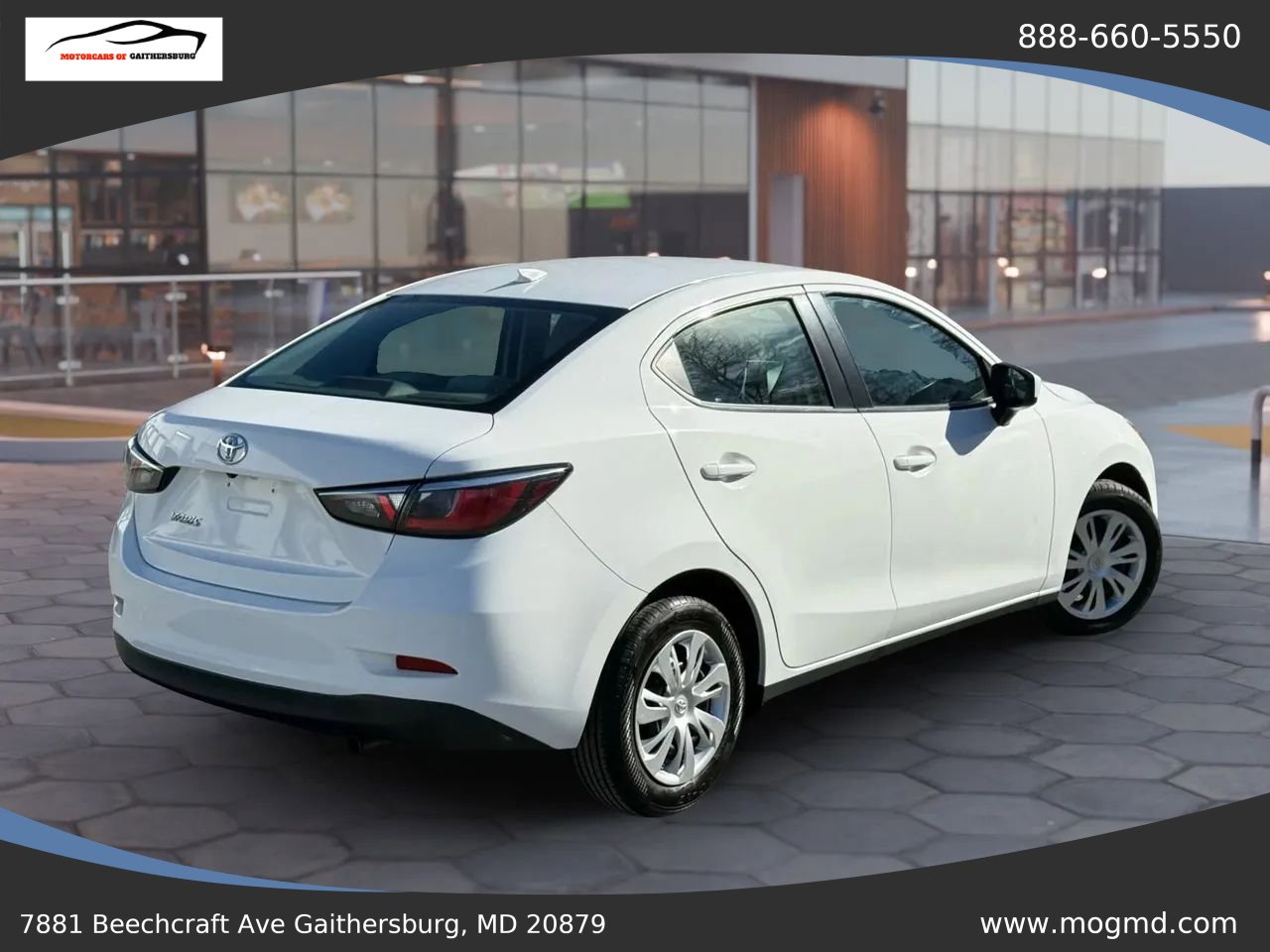 Used 2019 Toyota Yaris L image 4