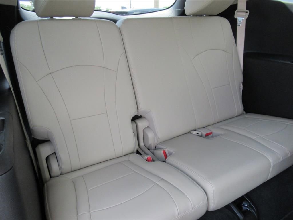 Used 2020 Buick Enclave Premium w/ Sun and Sites Package FWD image 33