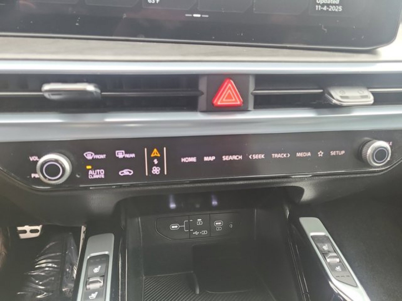 Used 2024 Kia Sorento SX Prestige w/ Sage Leather Package image 33